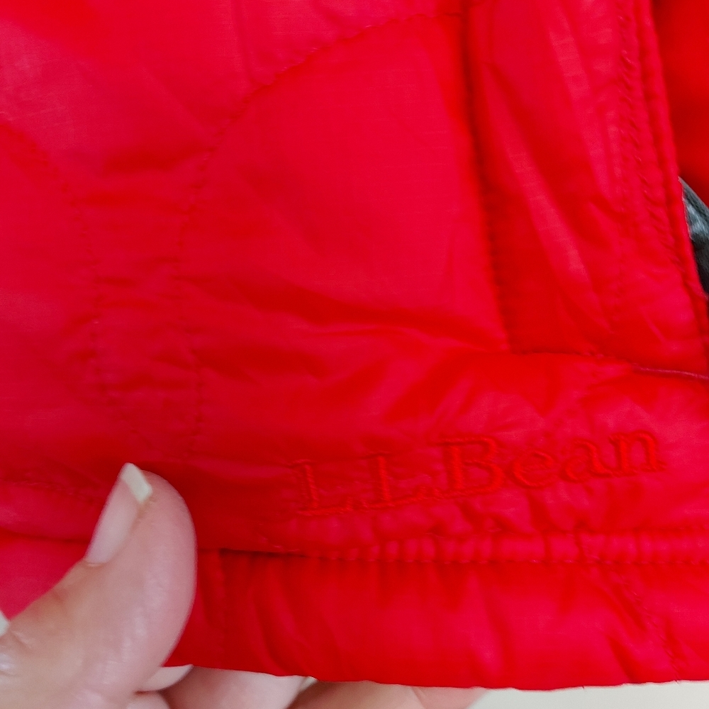 L.L. Bean quilted goose down vest size medium in red and black - Picture 4 of 7